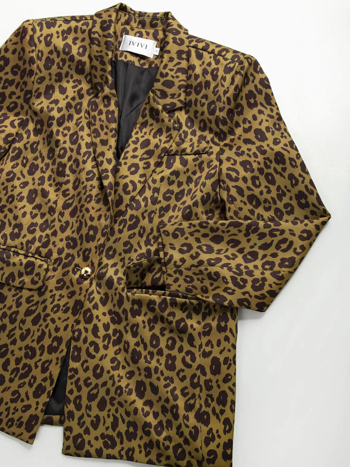 Blazer acetinado verde animal print