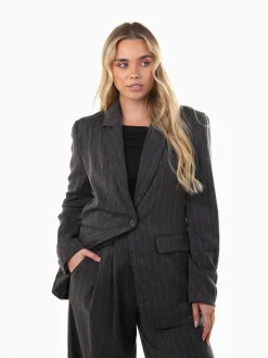 Blazer com riscas diplomáticas