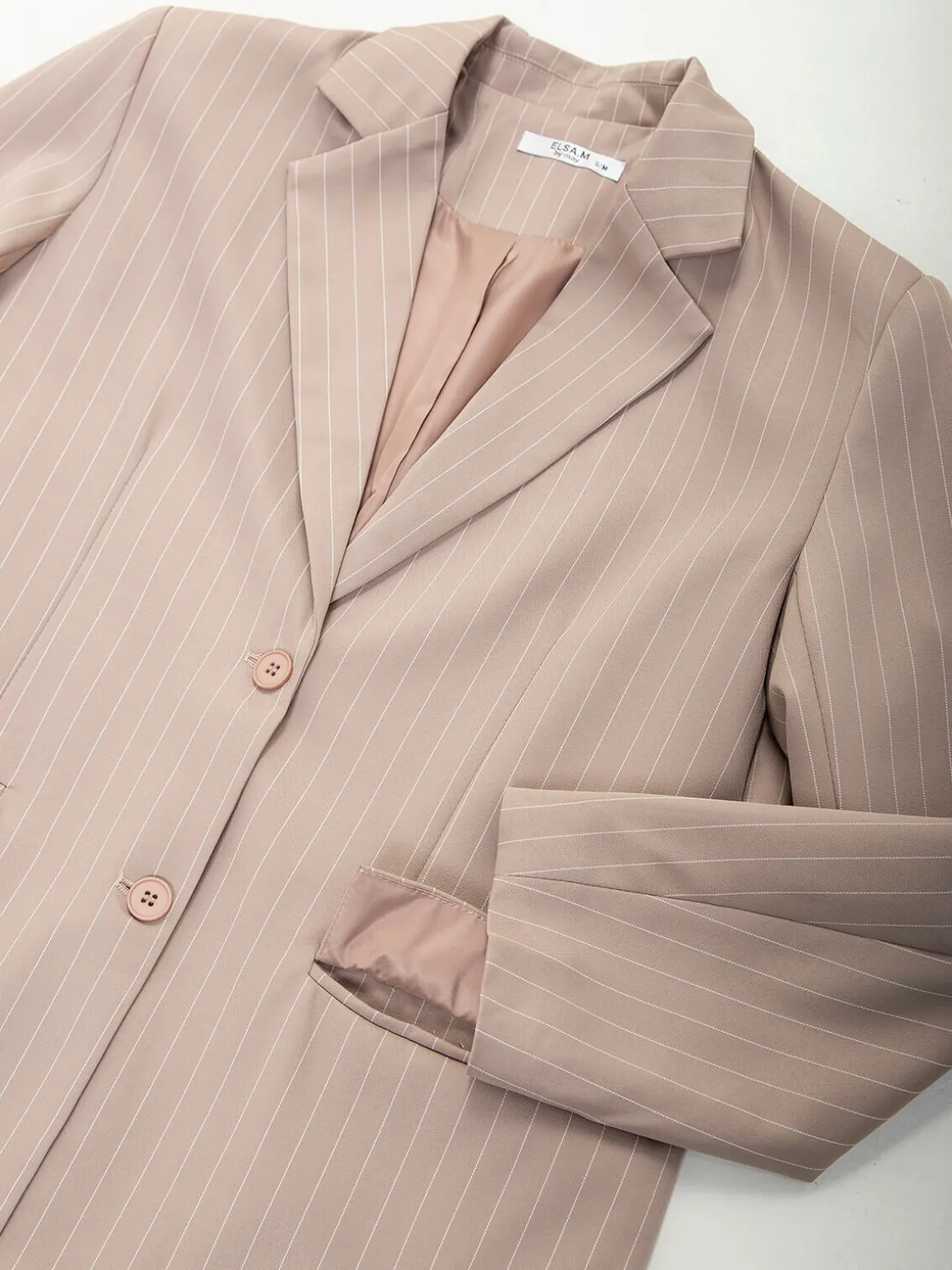 Blazer com riscas diplomáticas