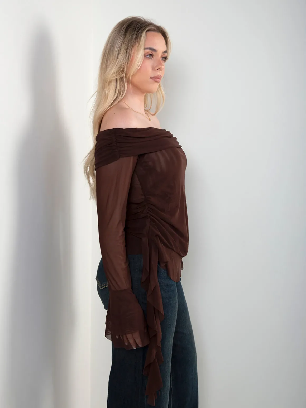 Blusa tule com decote barco