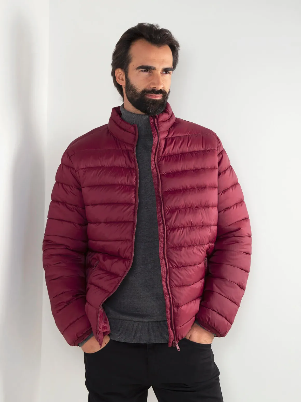 Blusão acolchoado com gola subida