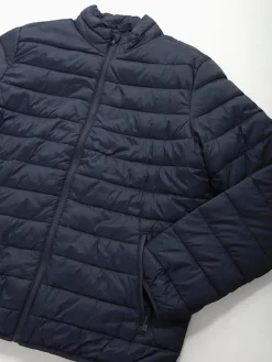 Blusão acolchoado com gola subida