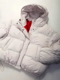 Blusão acolchoado curto com capuz