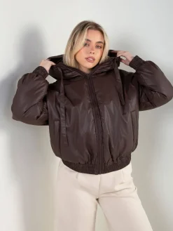 Blusão acolchoado efeito pele com capuz