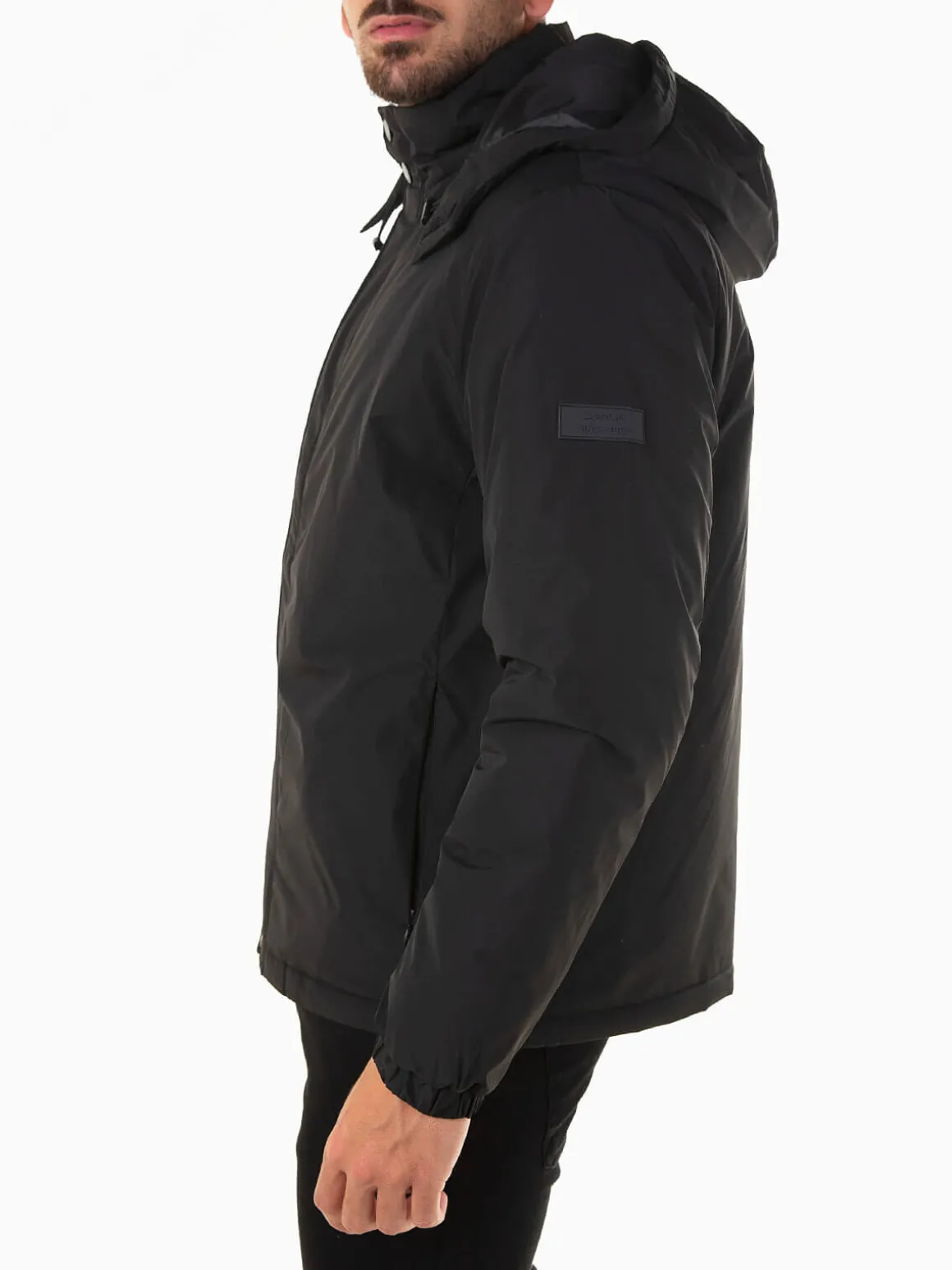 Blusão acolchoado preto com capuz