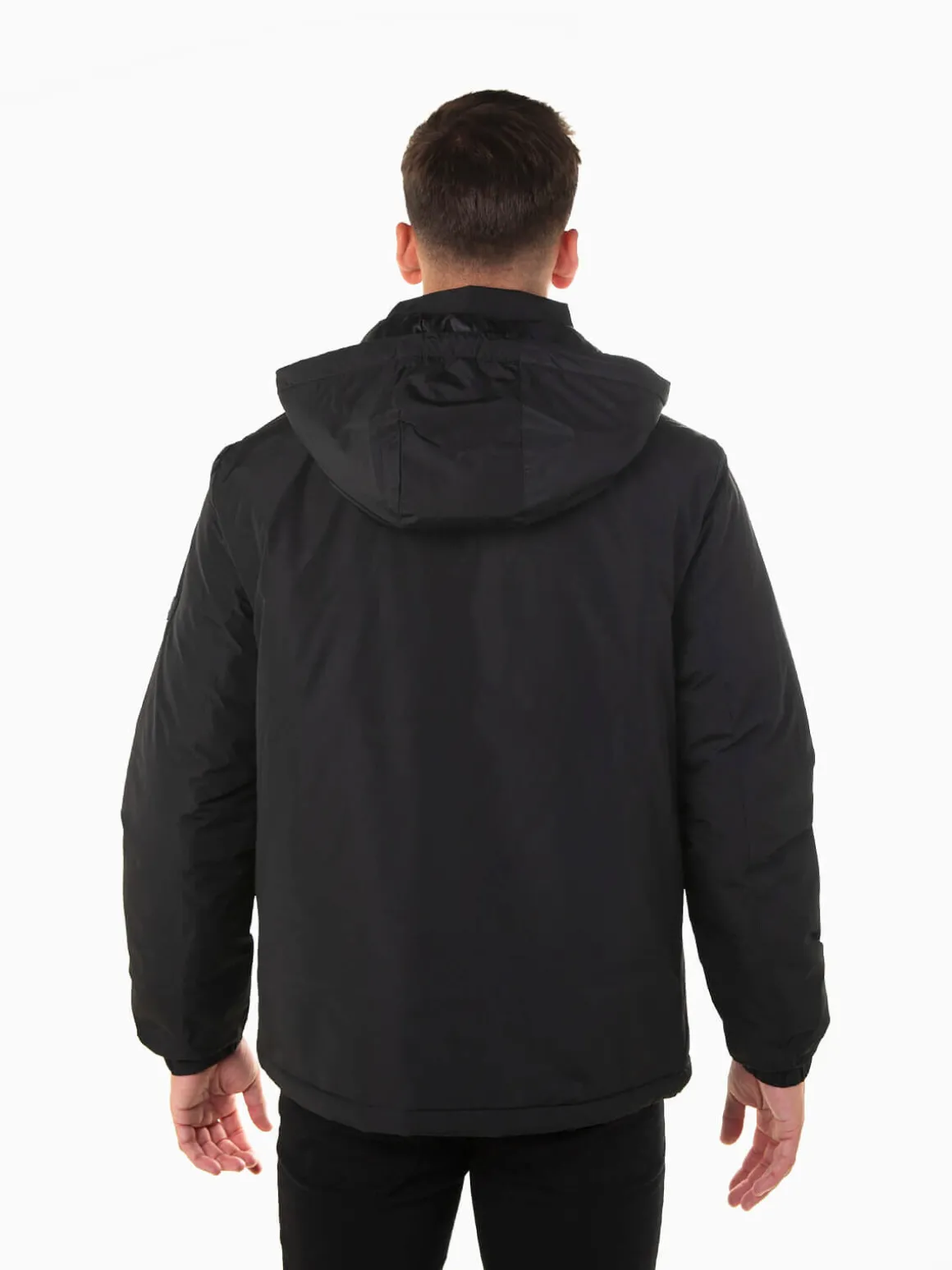 Blusão acolchoado preto com capuz