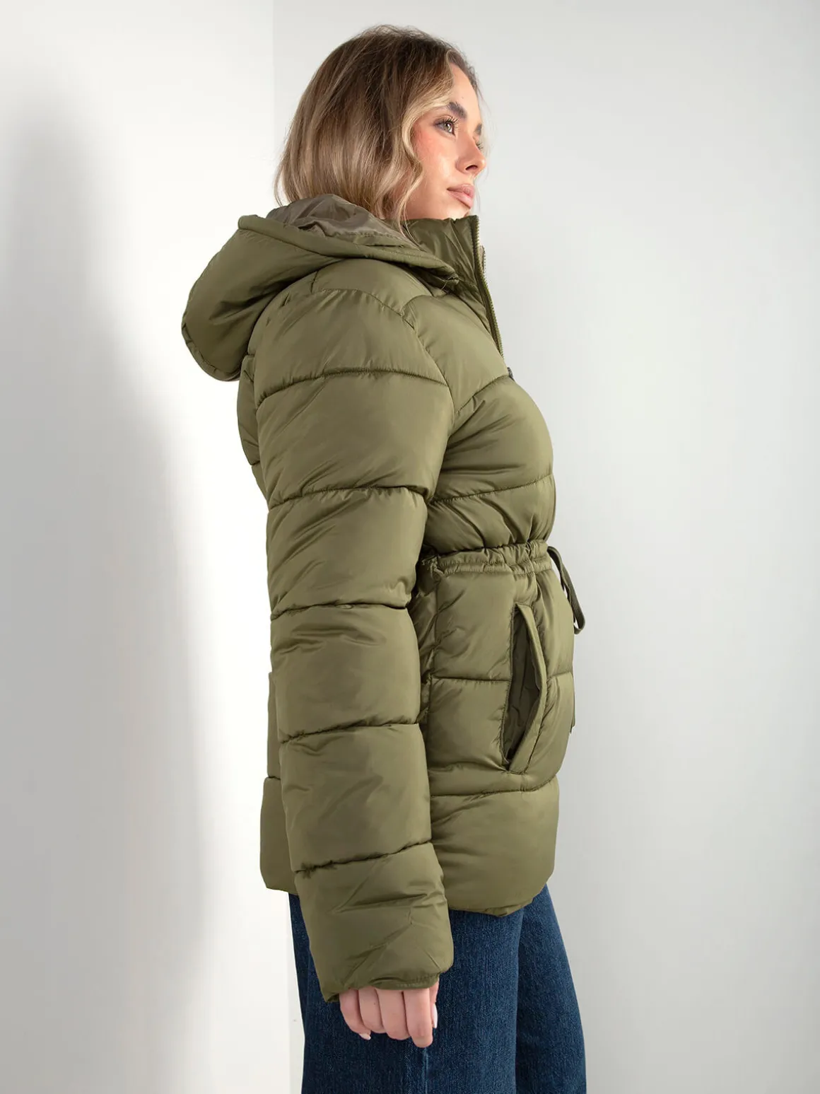 Blusão acolchoado verde tropa com capuz