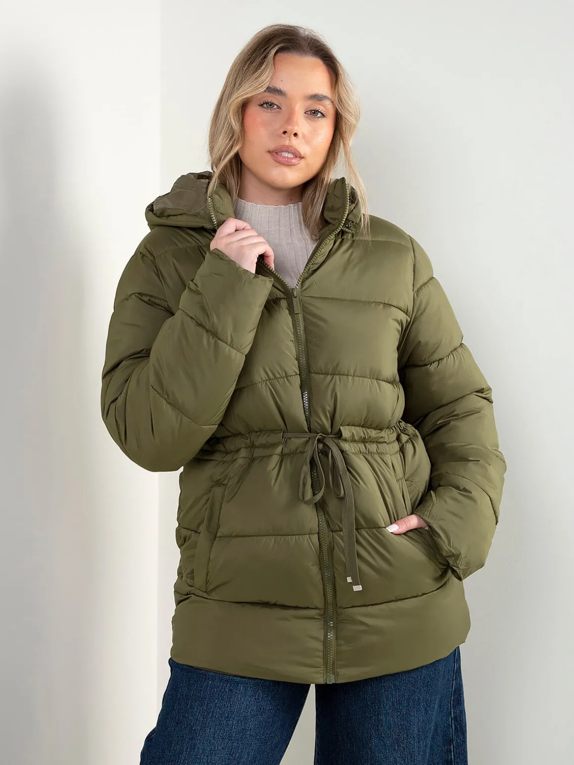 Blusão acolchoado verde tropa com capuz