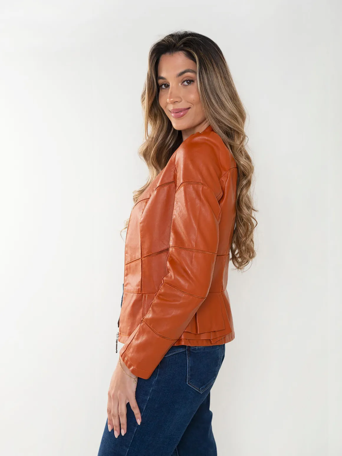 Blusão biker com folhos