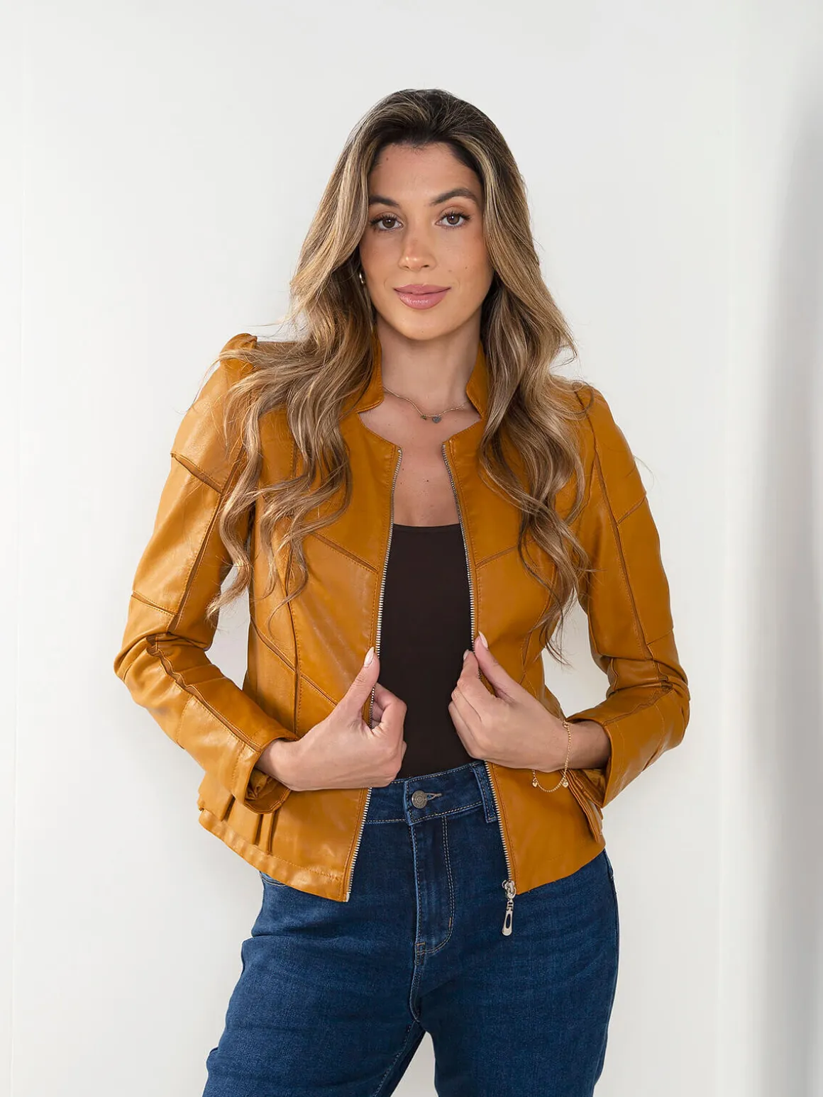 Blusão biker com folhos