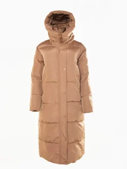 Blusão comprido acolchoado camel com capuz