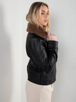 Blusão efeito pele com gola pelo removível