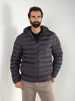 Blusão impermeável acolchoado com capuz