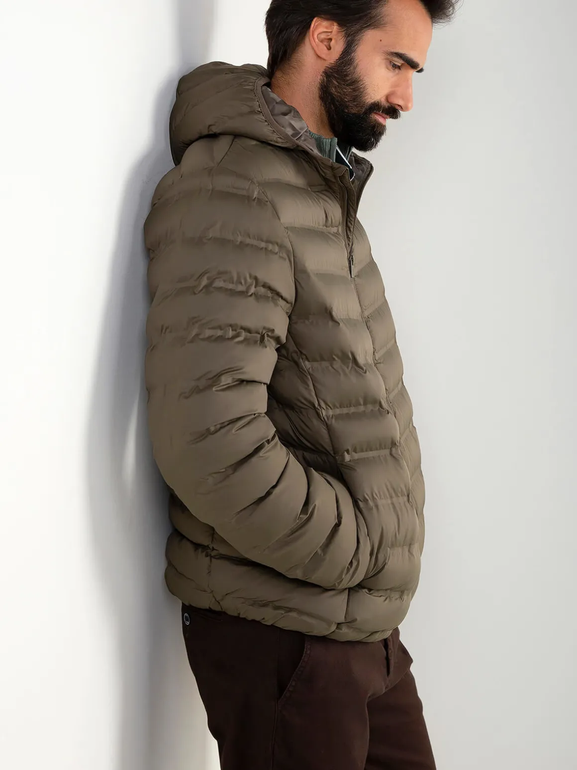 Blusão impermeável acolchoado com capuz