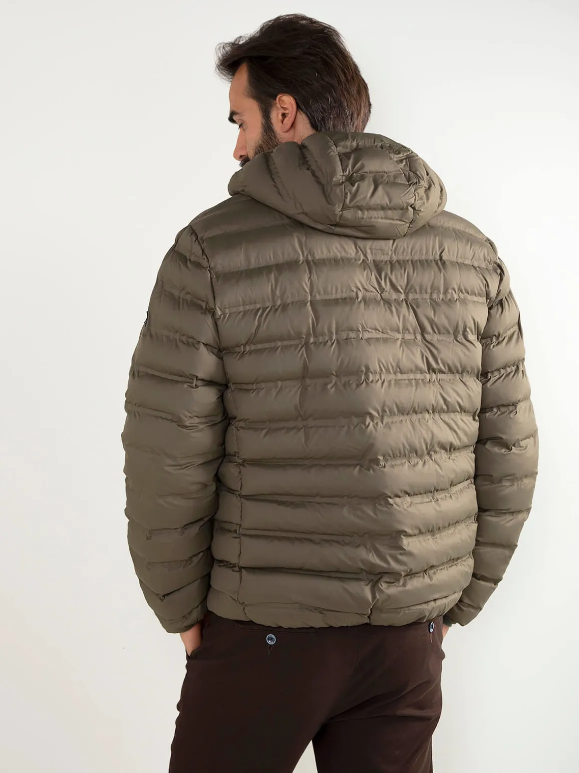 Blusão impermeável acolchoado com capuz