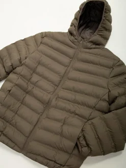 Blusão impermeável acolchoado com capuz