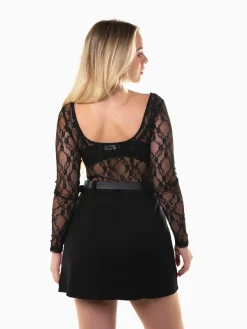 Body preto com renda