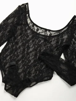 Body preto com renda