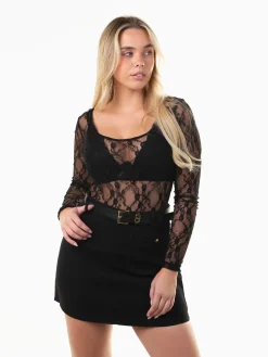 Body preto com renda