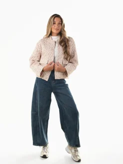 Bomber com textura floral