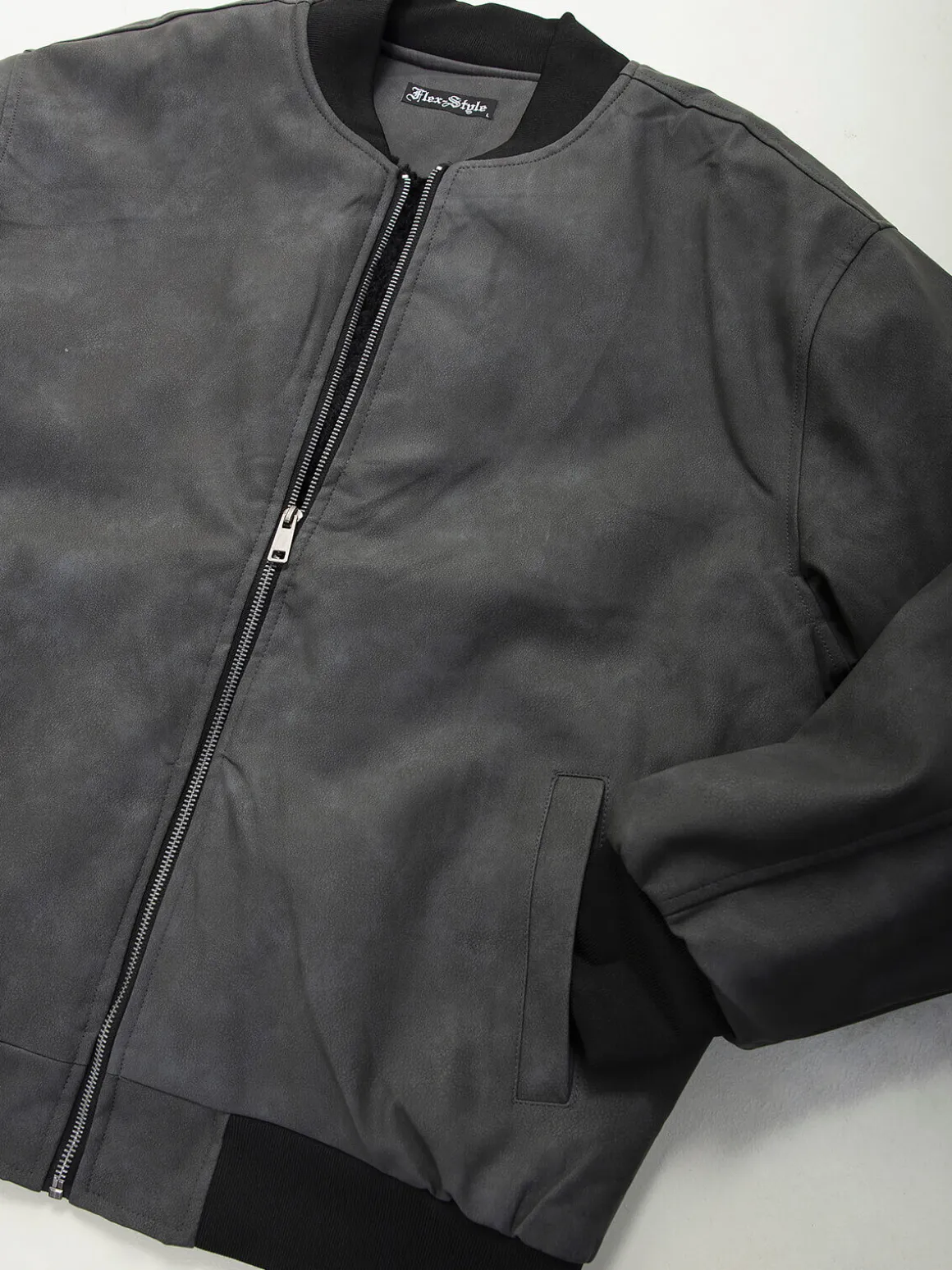 Bomber efeito pele com interior em pelo