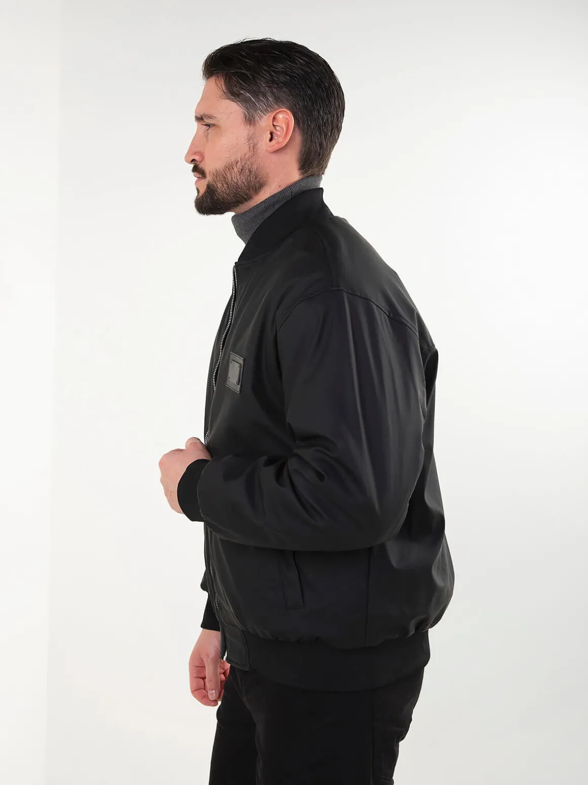 Bomber preto com forro pelo