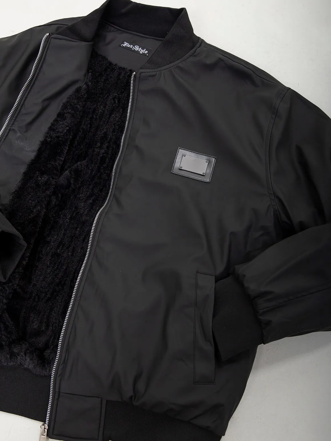 Bomber preto com forro pelo