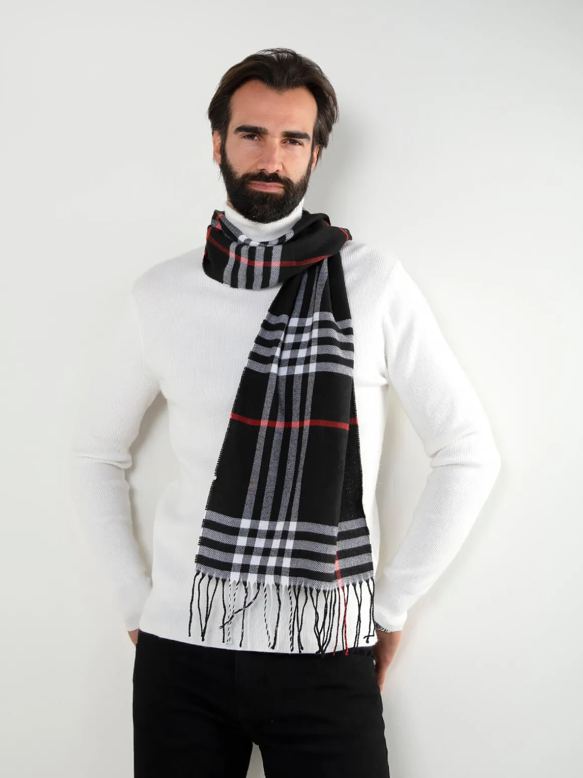 Cachecol aos quadrados com franjas