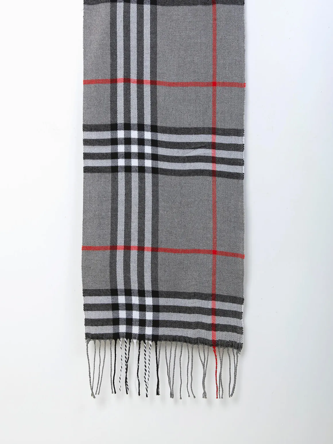 Cachecol aos quadrados com franjas