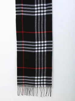 Cachecol aos quadrados com franjas