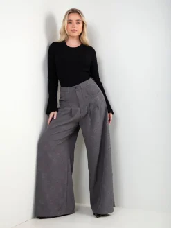 Calças alfaiataria cinza escuro com bordados