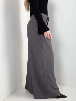 Calças alfaiataria cinza escuro com bordados