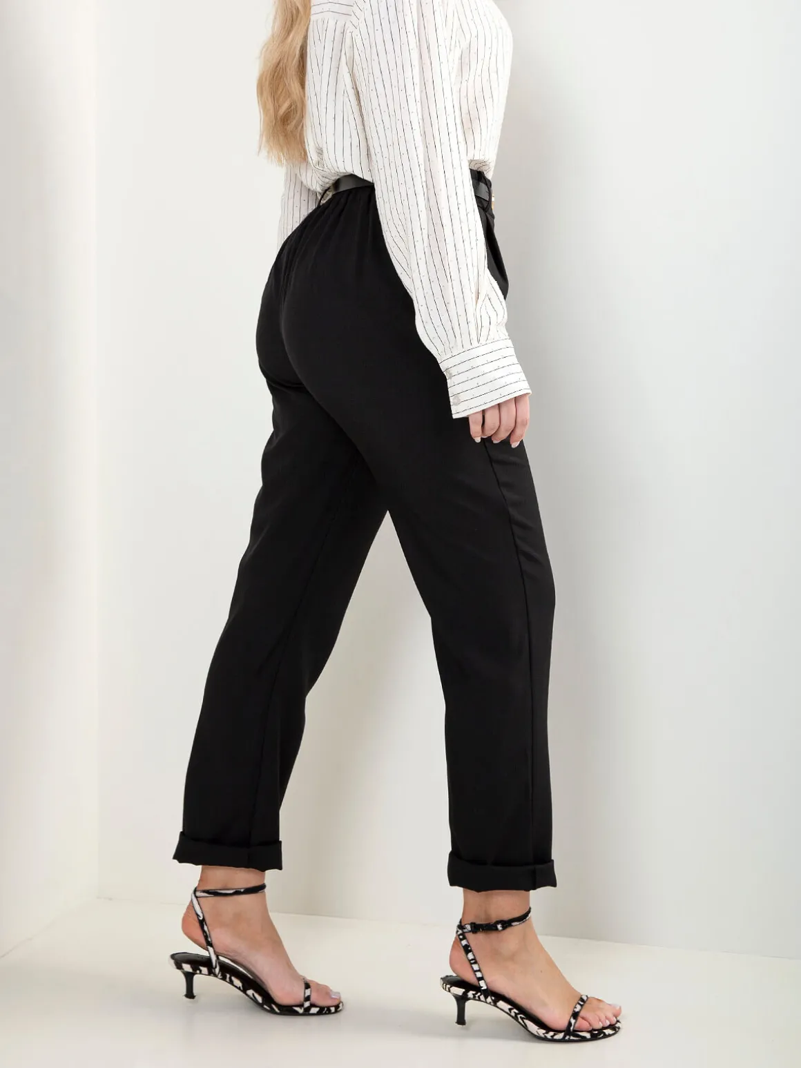 Calças alfaiataria com cinto e cintura elástica