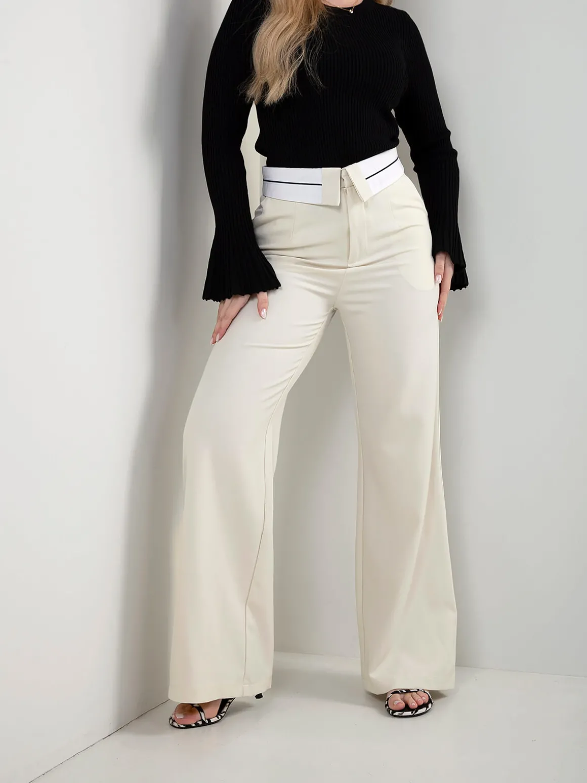 Calças alfaiataria com cintura virada