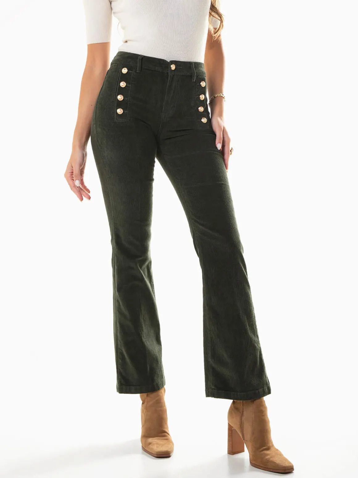 Calças bombazina com botões dourados