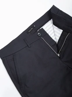 Calças chino pretas