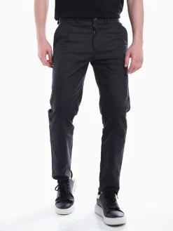 Calças chino pretas