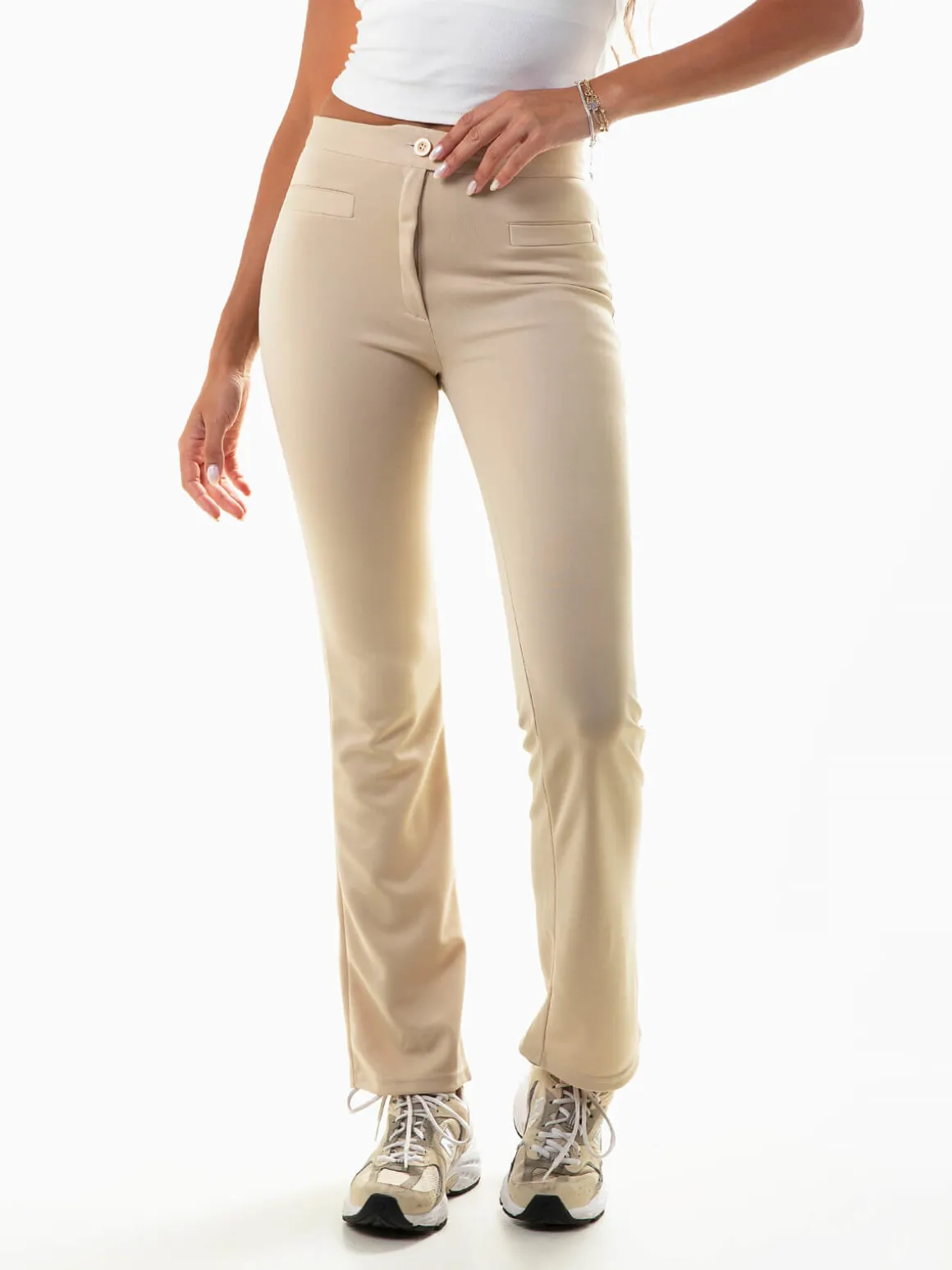 Calças cintura alta com 2 botões