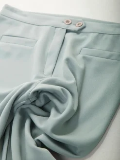 Calças cintura alta com 2 botões