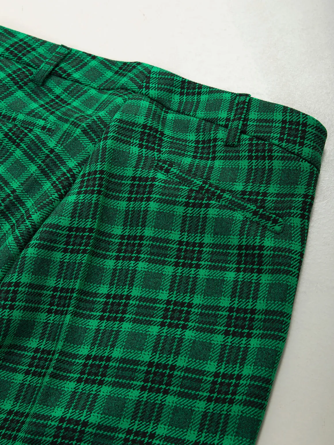 Calças clássicas em xadrez