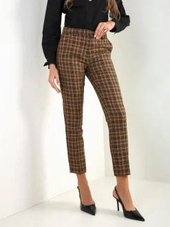 Calças clássicas em xadrez