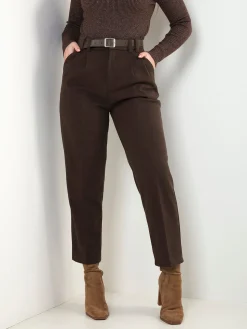 Calças de fazenda com cinto