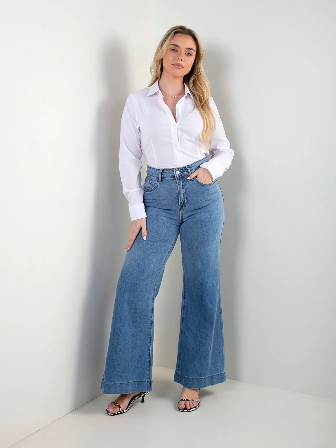 Calças de ganga wide leg com bolsos