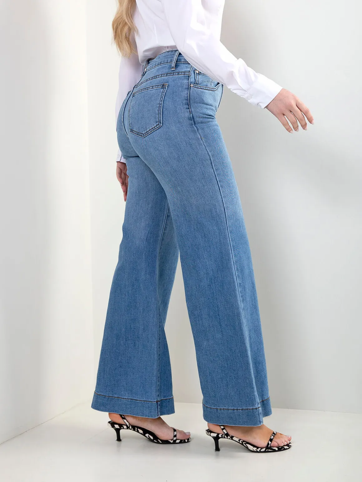 Calças de ganga wide leg com bolsos