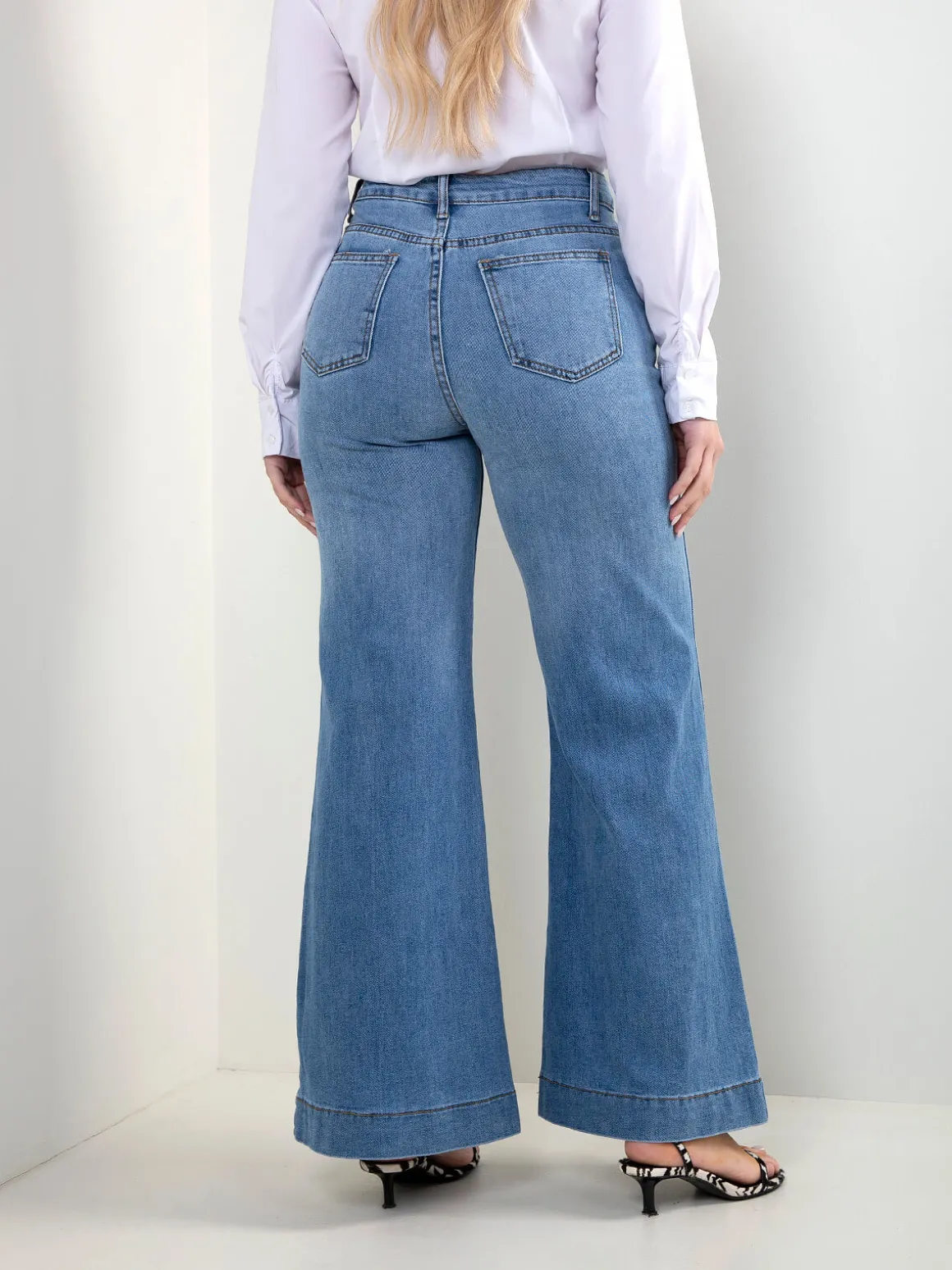 Calças de ganga wide leg com bolsos