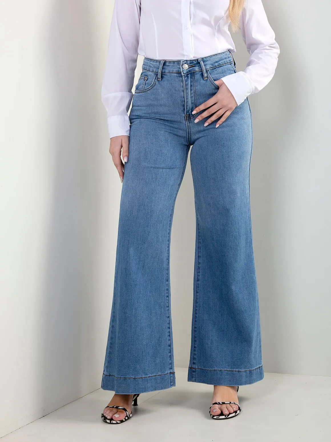 Calças de ganga wide leg com bolsos