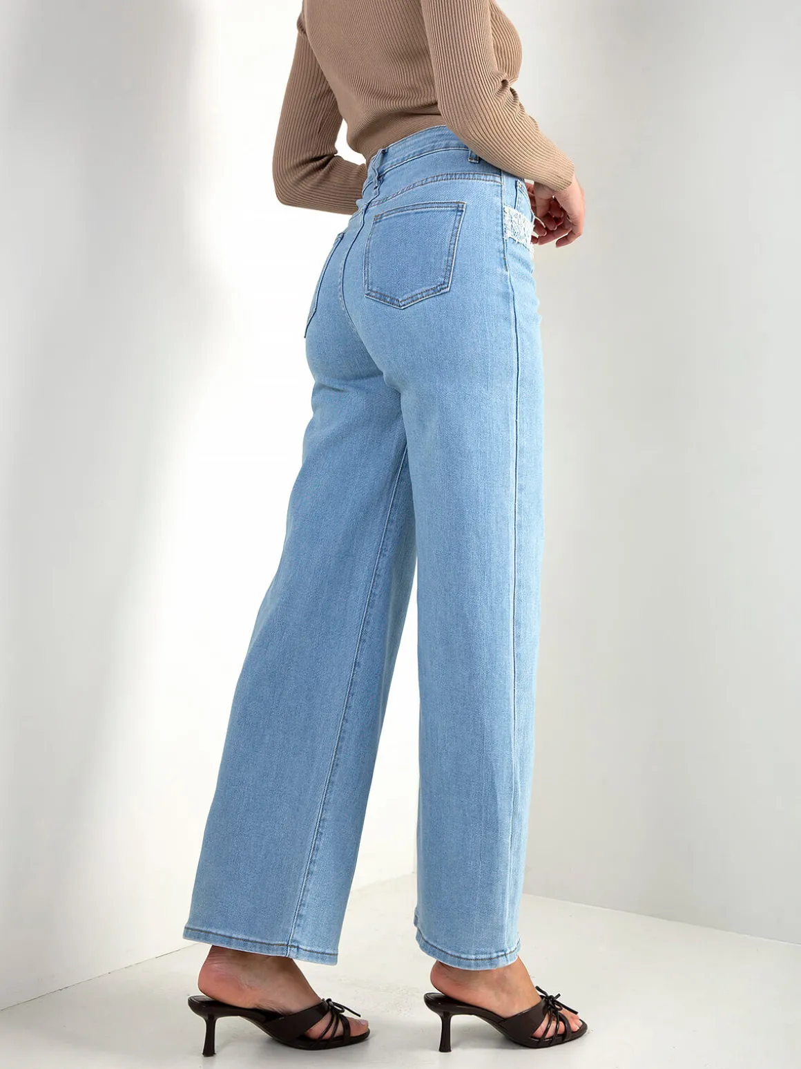 Calças de ganga wide leg com renda