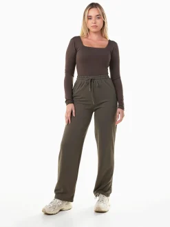 Calças desportivas com bolsos