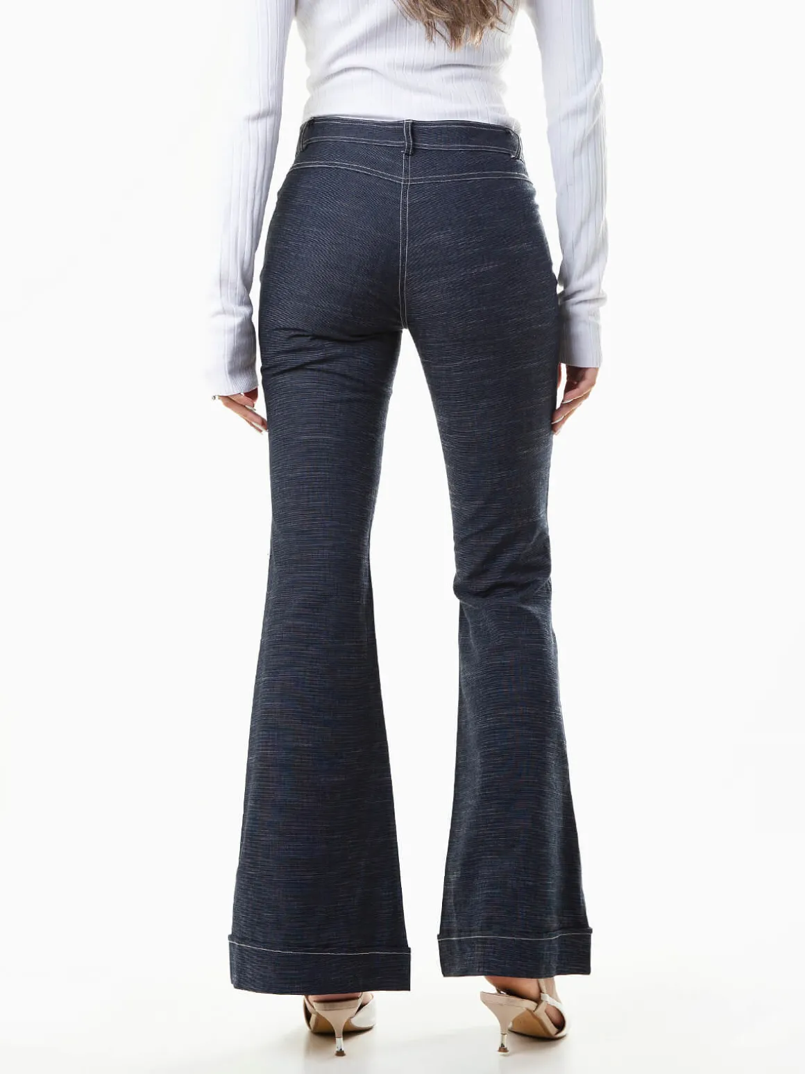 Calças efeito ganga à boca de sino