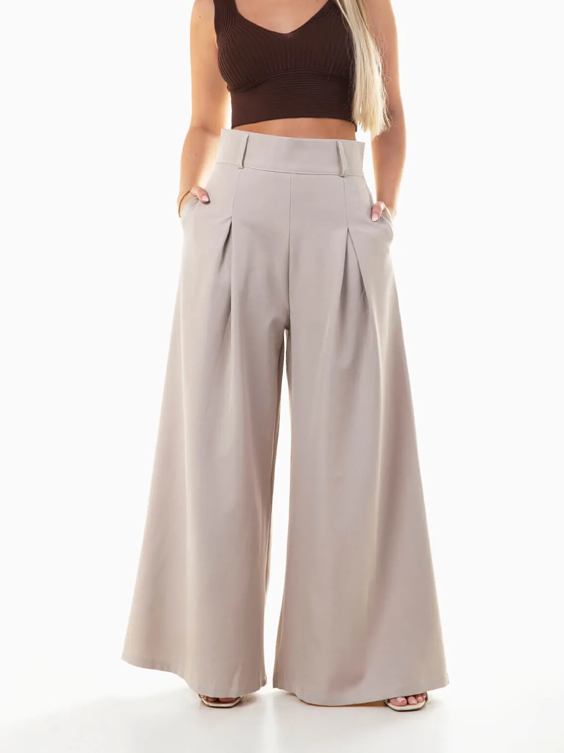 Calças elegantes wide leg com pinças